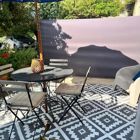 Bastide St Victor A 2,5 Kilometres De Lourmarin Bed & Breakfast